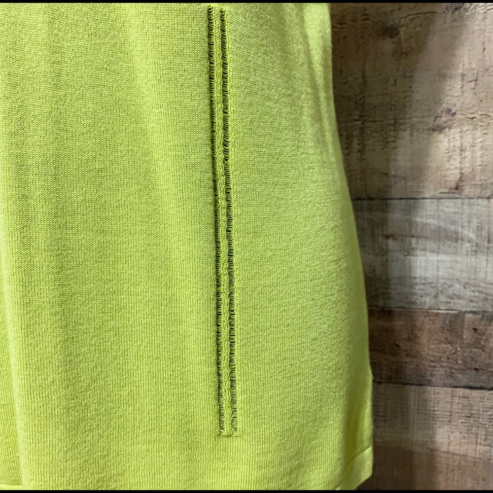 | doncaster | Sleeveless Blouse - Picture 2 of 7